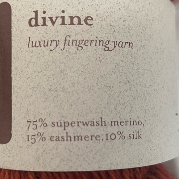 Skein NWT Fingering Weight Yarn - Picture 6 of 6